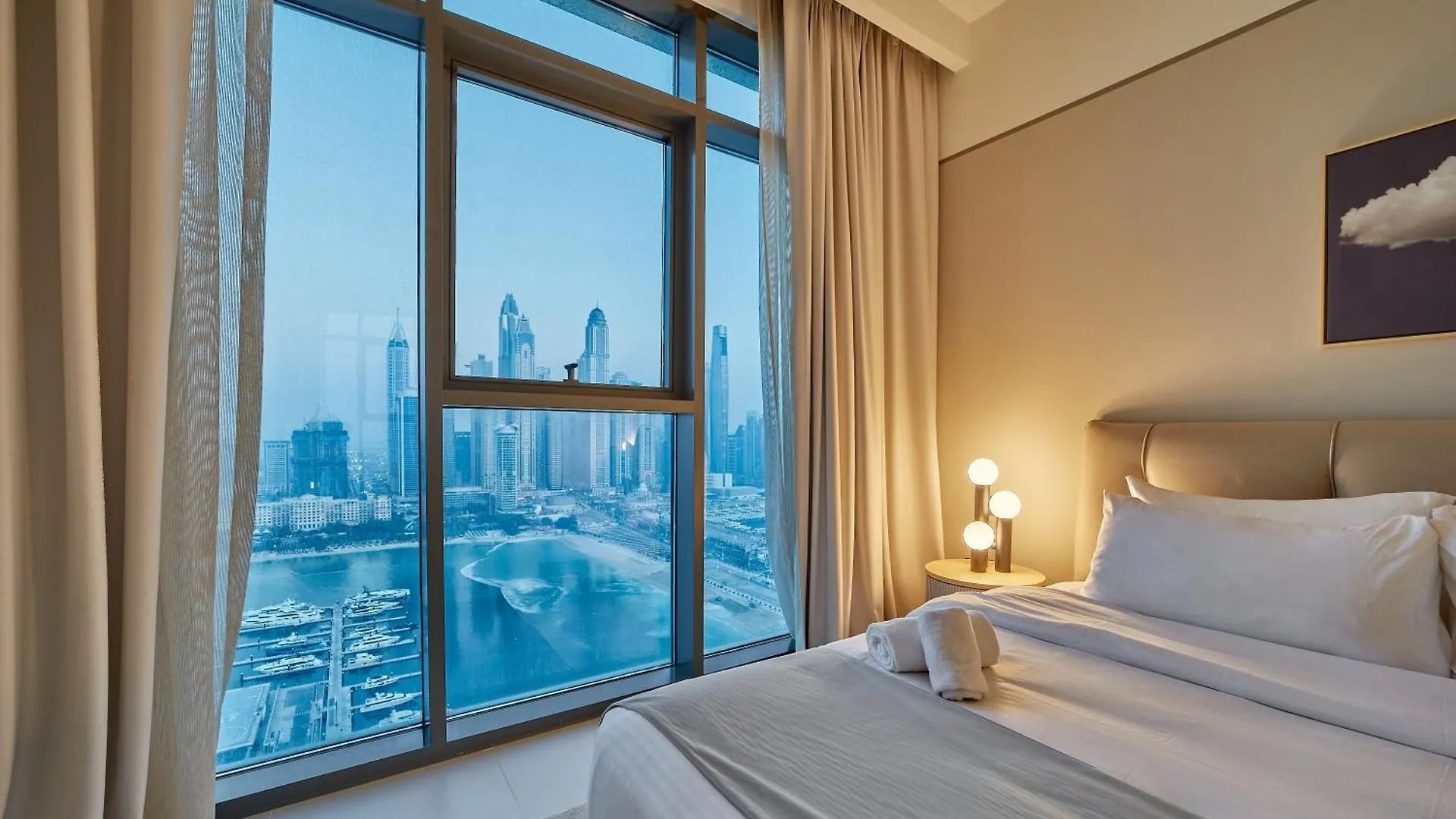 2Br Beachfront Apt With Stunning Dubai Marina View Apartment