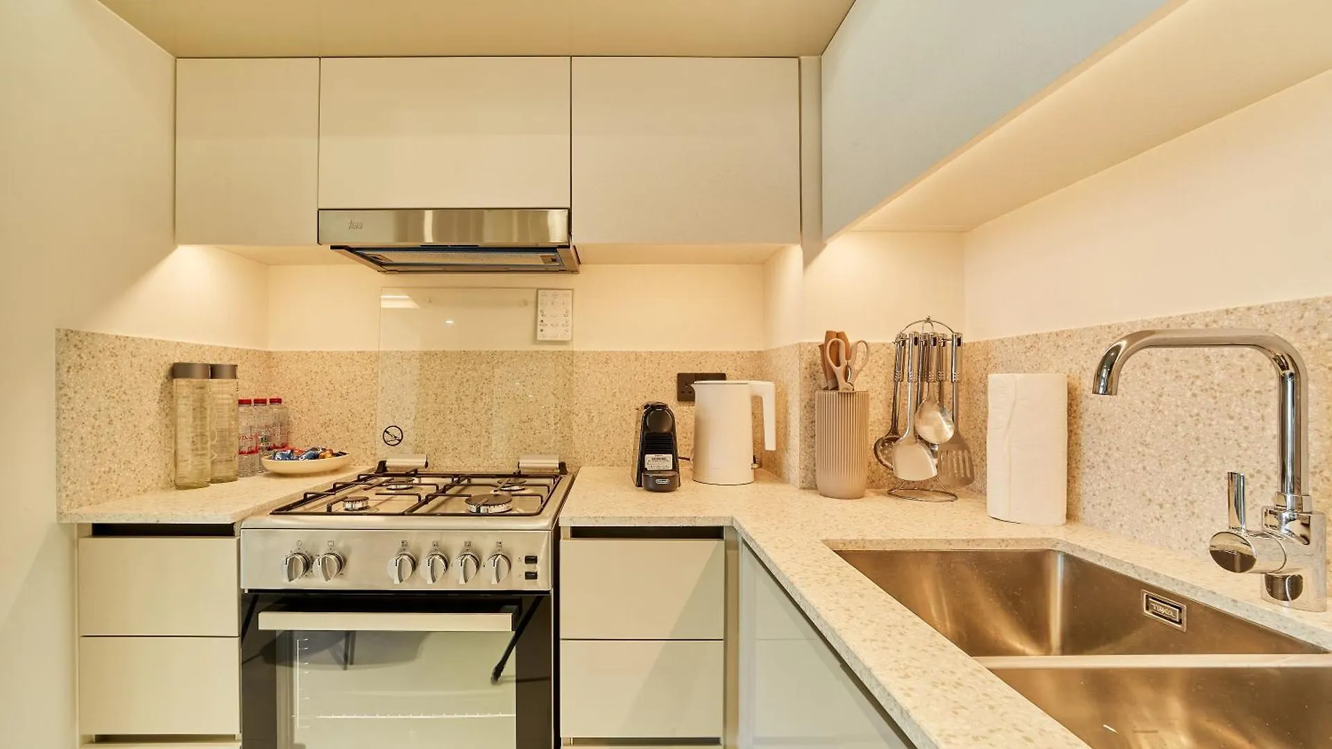 2Br Beachfront Apt With Stunning Dubai Marina View Apartment