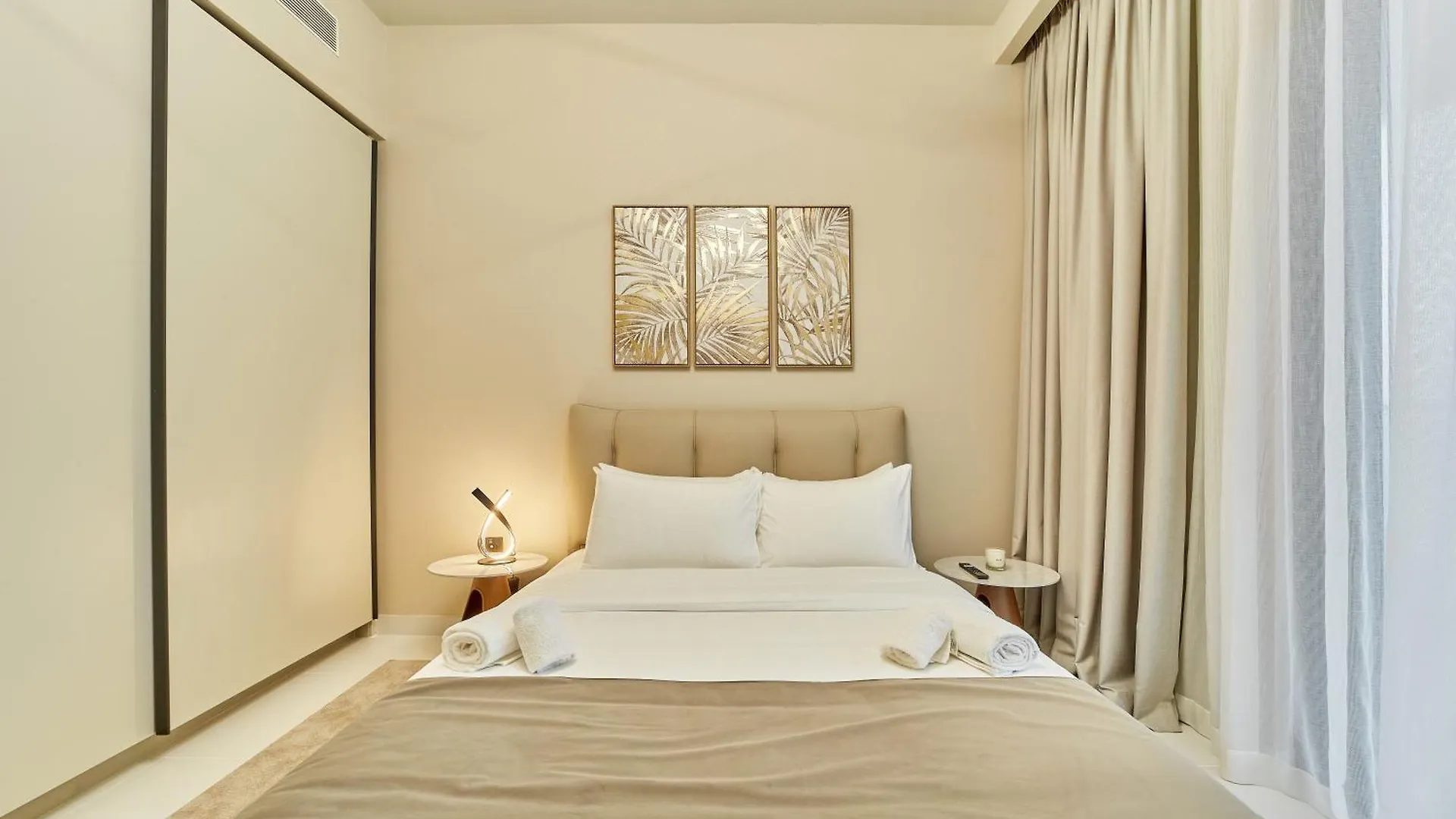 2Br Beachfront Apt With Stunning Dubai Marina View Apartment