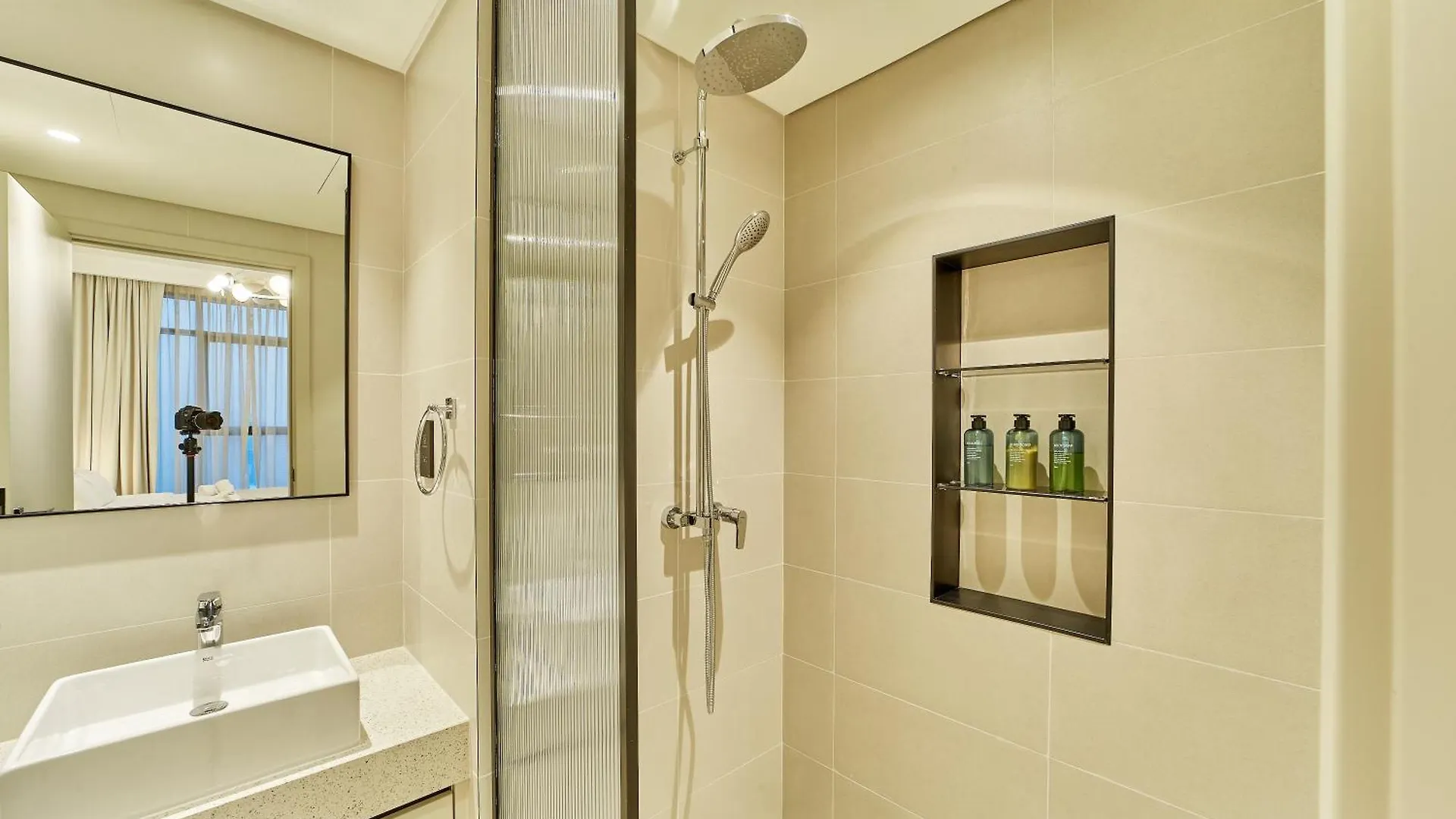 Lägenhet 2Br Beachfront Apt With Stunning Dubai Marina View
