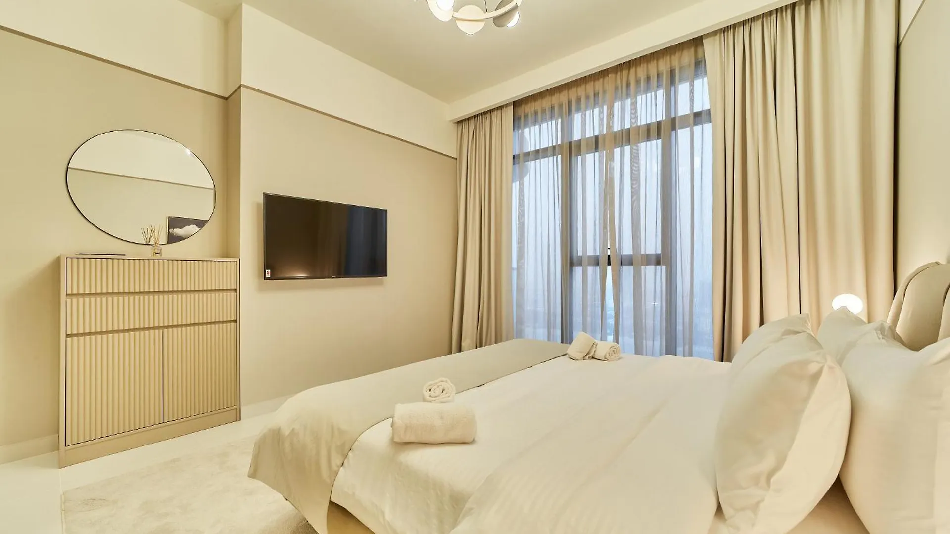 2Br Beachfront Apt With Stunning Dubai Marina View