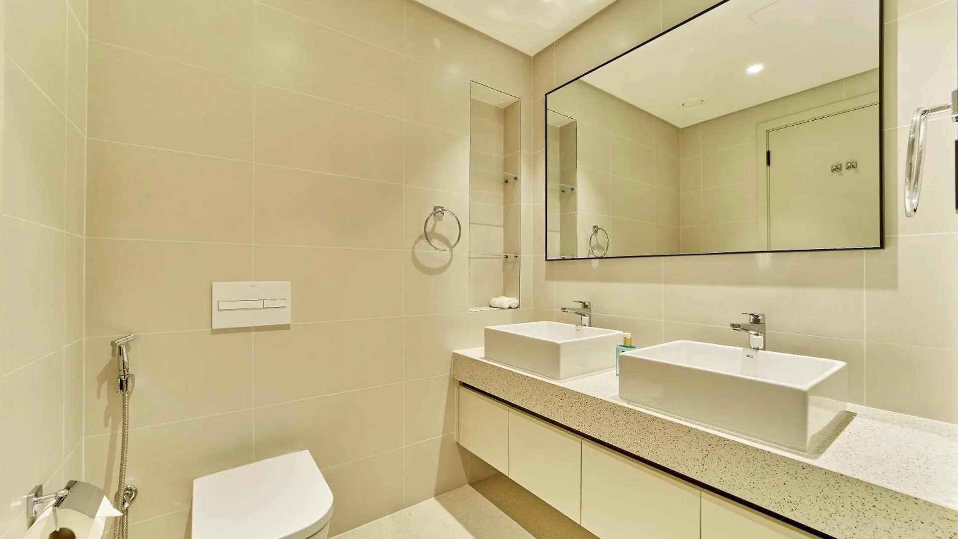 Lägenhet 2Br Beachfront Apt With Stunning Dubai Marina View